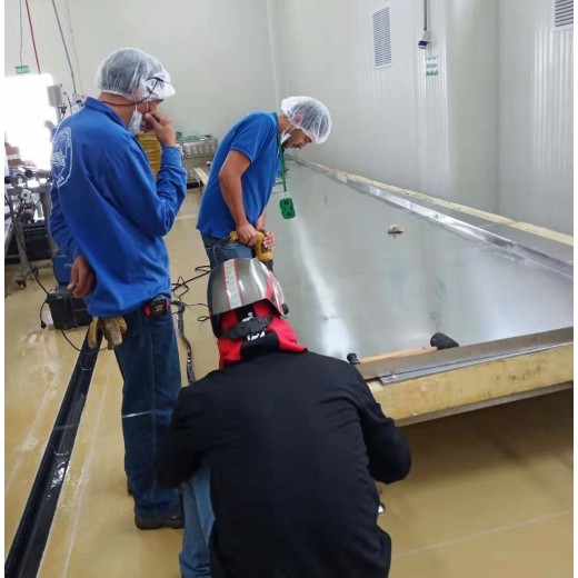 Los primeros ingenieros de la cadena de frío en Colombia instalaron con éxito un túnel congelador de 200 kg / H