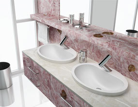 розовый кварцевый камень Дизайн ванной комнаты