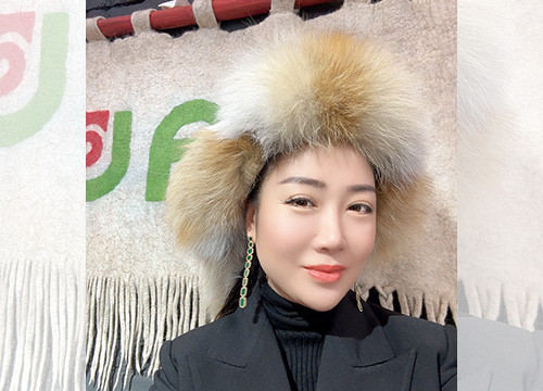 Susan: The Chinese Woman Who Was Received by a Foreign President and Mines Stone on the Pamir Plateau