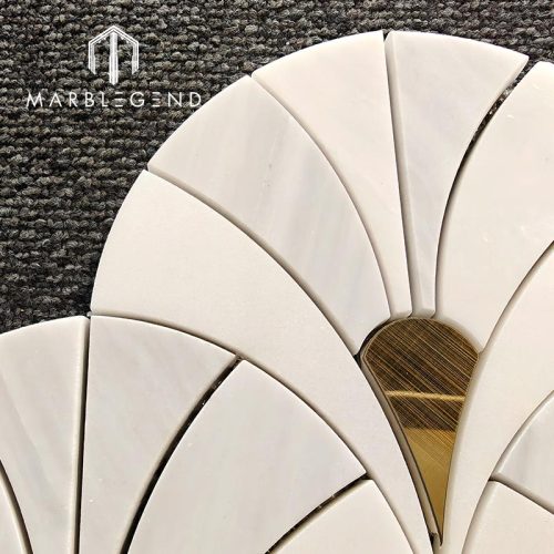 Art Deco Fan Shape Milano White Marble Mosaic Tile with Brass Inlay Waterjet Wall Tile for Villa Interior