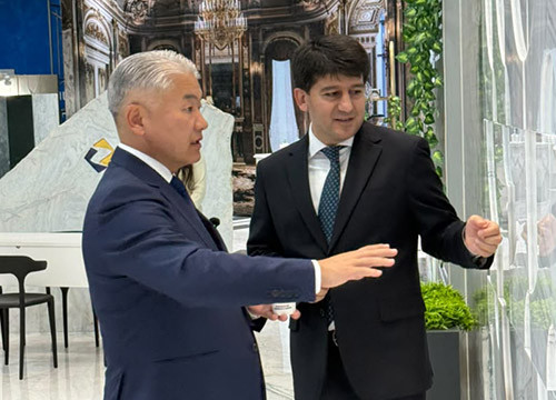 Dushanbe EXPO: Tasso White Welcomes Government Representatives from Mongolia and Tajikistan
