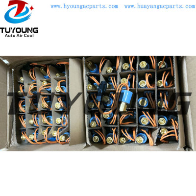 New Holland Auto ac pressure switch / pressure sensor Case construction epandeur 284272A2 87000228