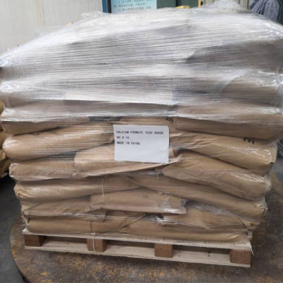 Calcium formate for feed additives