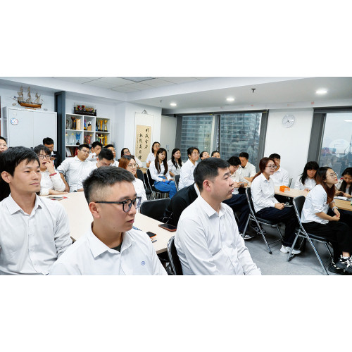 Overturning against the wind in October