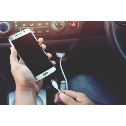 The Benefits of Using Power Banks with Built-In Cables: Charge with Ease