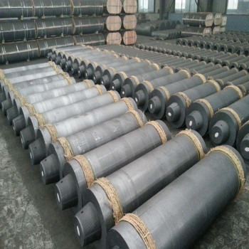 Regular power graphite electrodes with low consumption