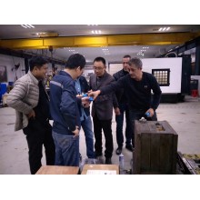 Customers from Algeria to check mold in our factory