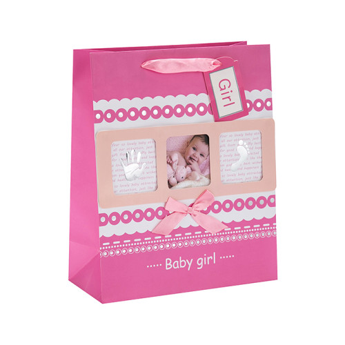 ベビー写真のデザインリボンは、タングルパッキングの赤ちゃんギフト紙袋を扱う