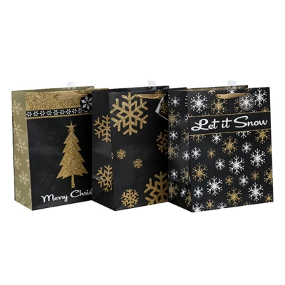 Bolso de papel al por mayor de la Navidad de la bolsa de papel de la fábrica de China con diverso tamaño con 3 diseños clasificados en embalaje de la llave