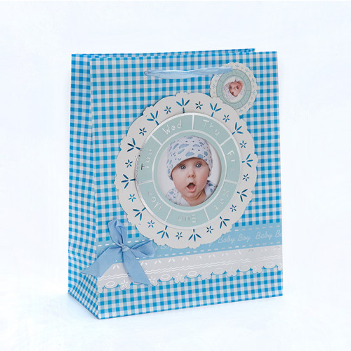 Impresión del bolso del regalo del papel del diseño especial de encargo del bebé con la etiqueta colgante con diverso tamaño con 2 diseños clasificados en embalaje de la llave