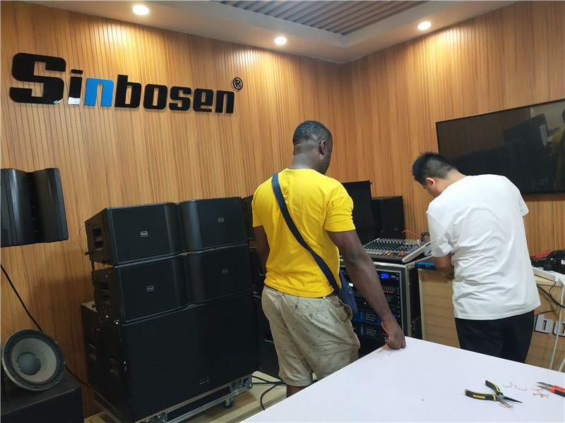 Customers visit Sinbosen's factory