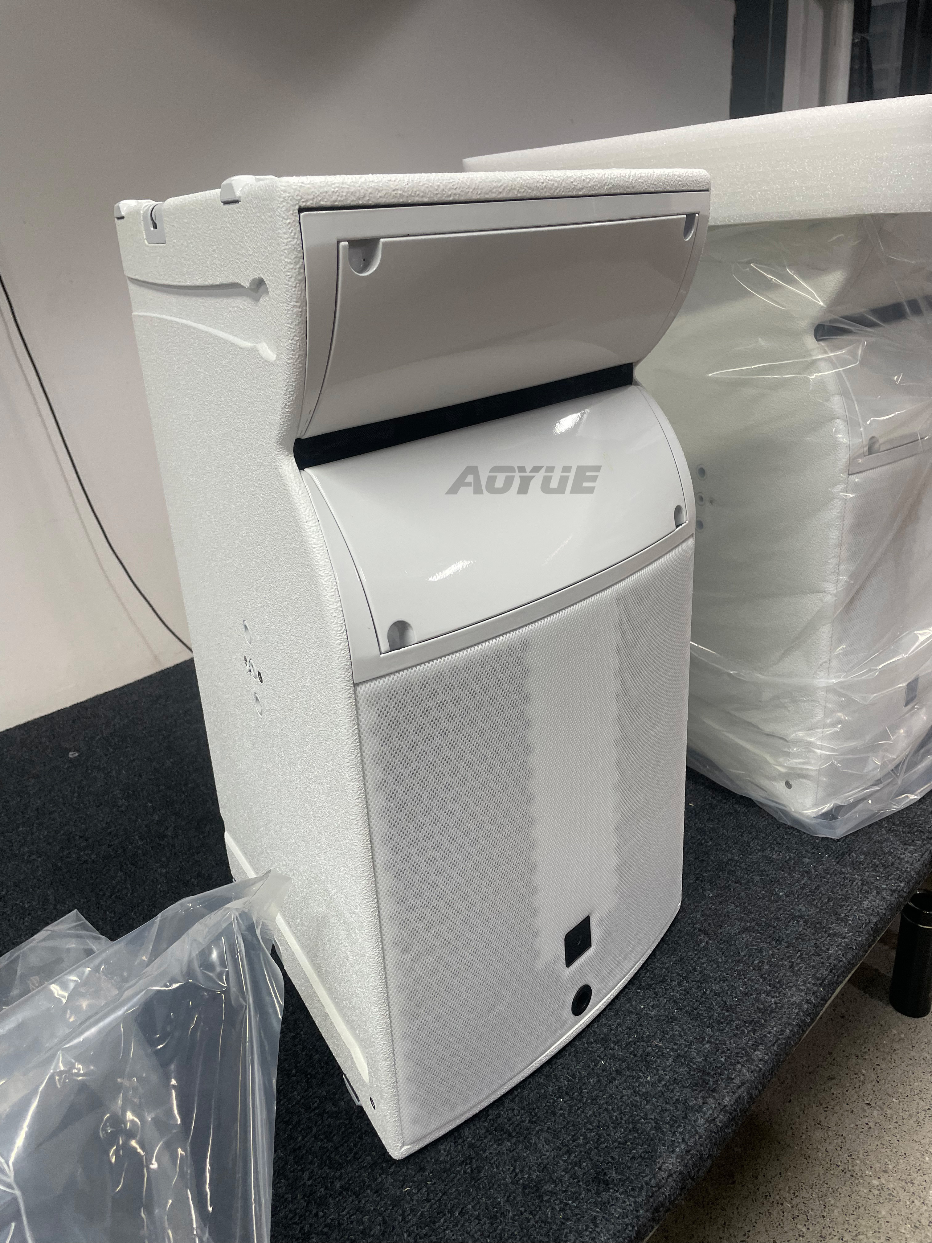 KA15 Line Array Speaker – Custom White Edition