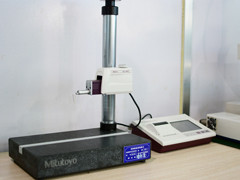 Roughness measuring machine