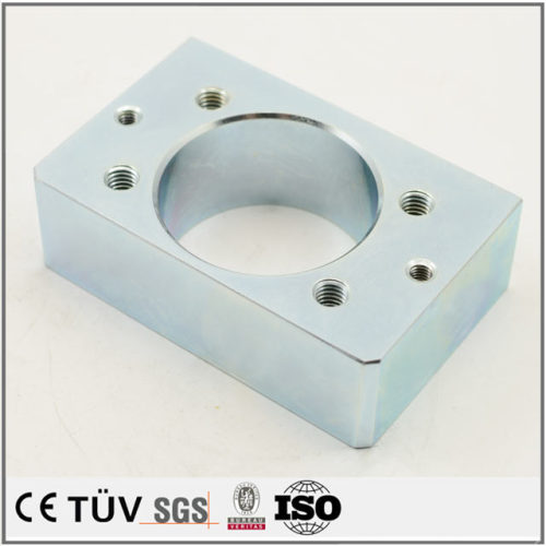 高品質表面処理対応メーカー、金属表面にブルー亜鉛メッキ処理