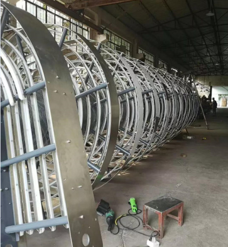 Dragons out of the sea, Hongjiang nine meters high spiral machine deliveried