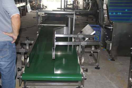 Assembly-line for Feedbag powder bags transmission