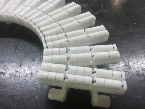 Low friction Plastic roller top conveyor chains for medical industry