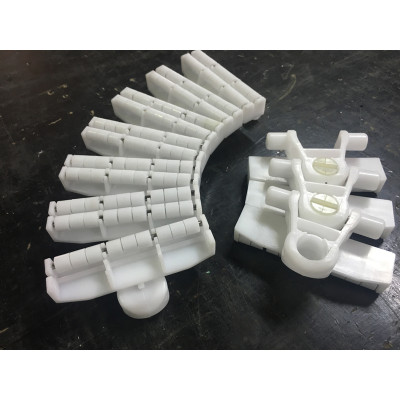 Low friction Plastic roller top conveyor chains for medical industry
