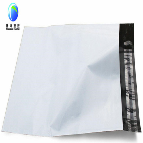 Bolsas plásticas blancas del correo del mensajero del color con el material 100% auto-adhesivo de la Virgen