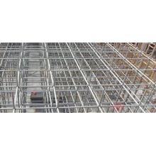 The ringlock scaffolds used in the construction