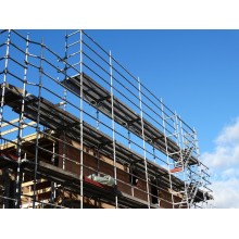 What are the requirements for building the cantilevered scaffold?