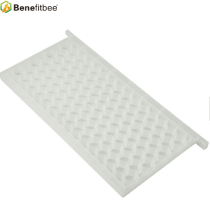 Benefitbee New product beekeeping tool plastic honey bee feeder for sale