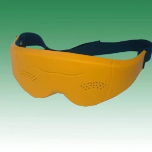 Custom plastic therapeutic apparatus for eyes by injection modling
