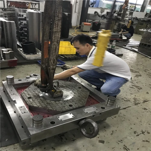 How to proceed the plastic mold? How to analyze the Mold DFM?