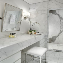 Why choose natural marble to decorate flooring