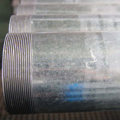 Tubo de acero de andamio galvanizado EN39 de 48,3 mm con extremos roscados
