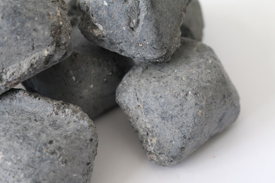 YUTONG REF Magnesium Oxide Carbon Ball 60% Magnesia Carbon briquette ...