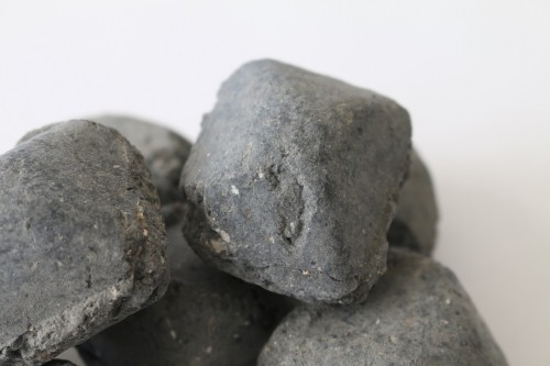 YUTONG REF Magnesium Oxide Carbon Ball 60% Magnesia Carbon briquette