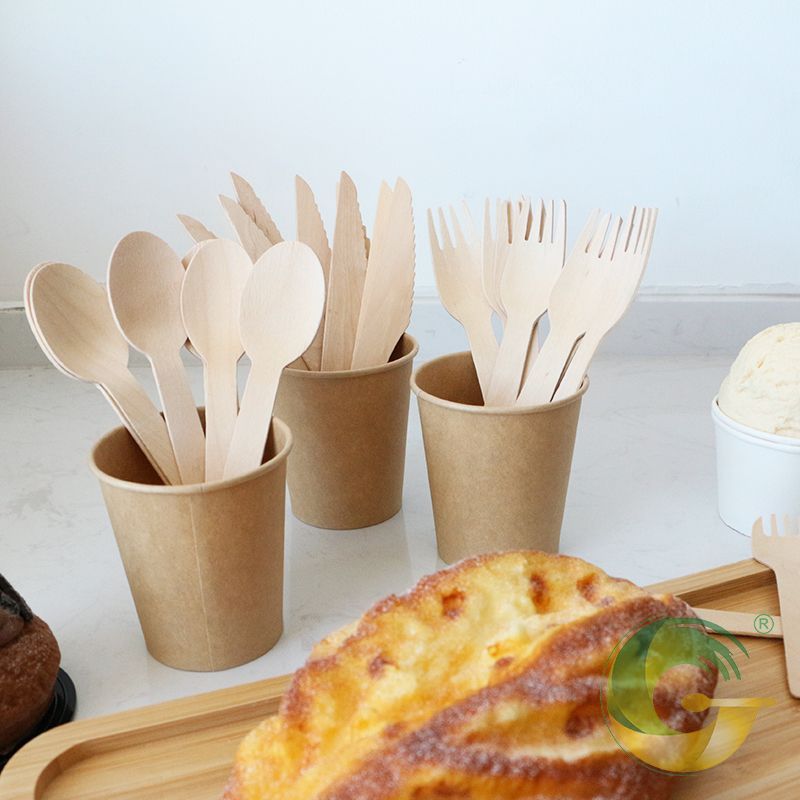 What are the benefits of using disposable wooden tableware?