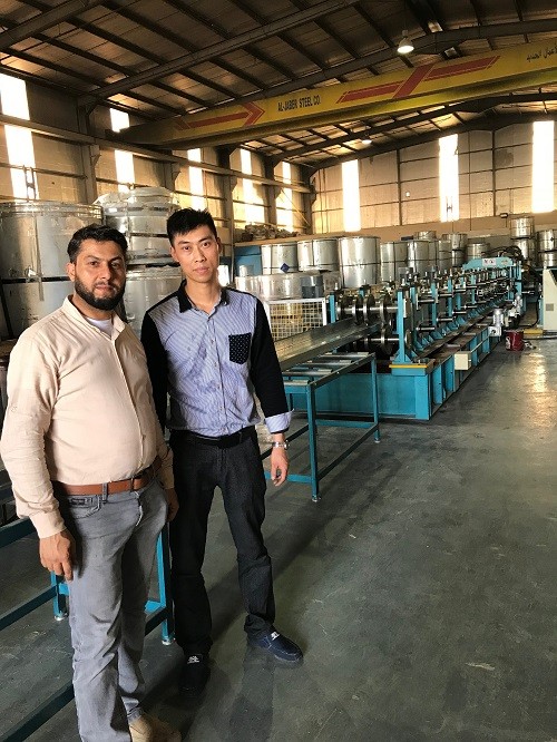 Instalación exitosa de la máquina formadora de rollos Purlin automática en la fábrica de clientes de Qatar