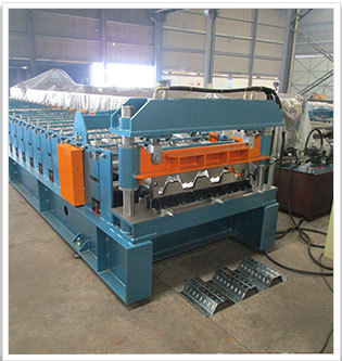 Steel deck roll forming machine side view