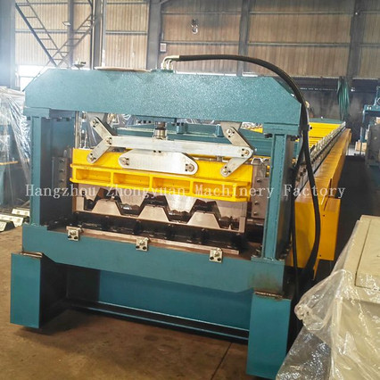 Metal Deck Machine with Flying Shear