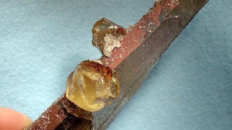 Fused Magnesia Large Crystals: How They Form