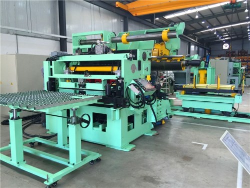 GLK4-400 Coil Feeder Machine With Uncoiling Leveling Feeding For Stainless Steel Coil Sheet Punching