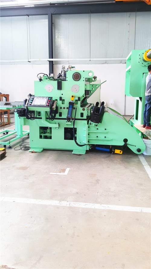 GLK4-1600H Strong Decoiler Straightener Feeder With 10Ton Capacity For High Strength Metal Coils