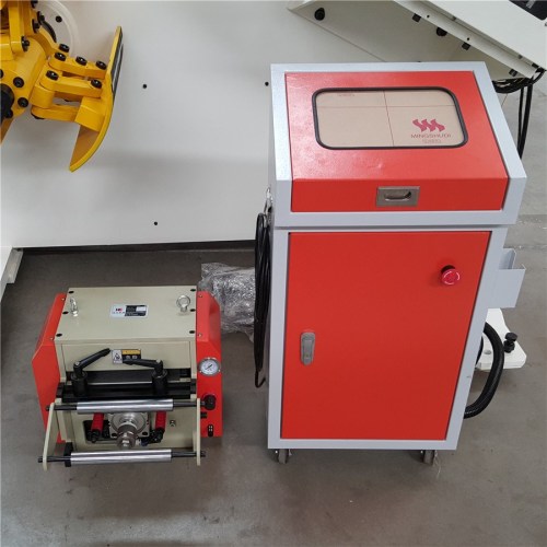 RNC-200 Pneumatic Coil Servo Feeder Machine For Metal Forming Blanking Cutting Stamping Line