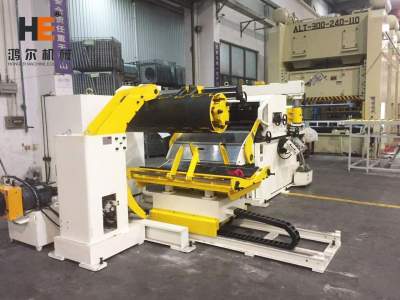 GLK3-1300 Unit Coil Feeder Machine Compact Press Punching For Cover Of Air Conditional