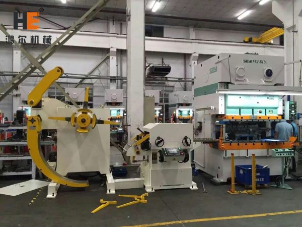 GLK2 Unit Decoiler Straightener Feeder Machine With Press For Electrical Components Stamping Line
