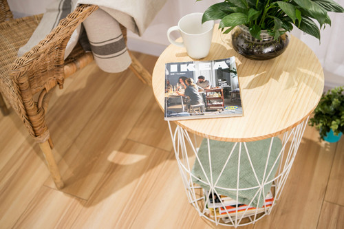 Metal Round Hollow-out Cage-based End Table with Wooden Top