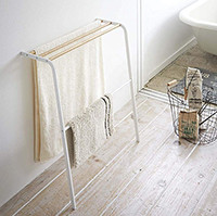 Wall-Leaning In White Bathroom Hanger Standing Metal Heated Towel Rack