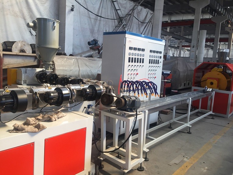 Testing PVC Spiral Hose Production Extrusion Machine