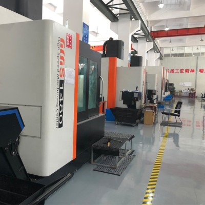 Multi cavity PET preform mold for plastic injection machine