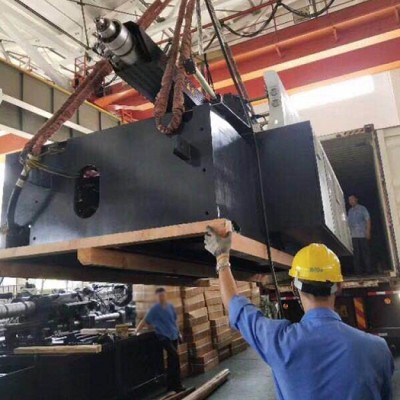 CST330-Ⅱ/2000 injection molding machine