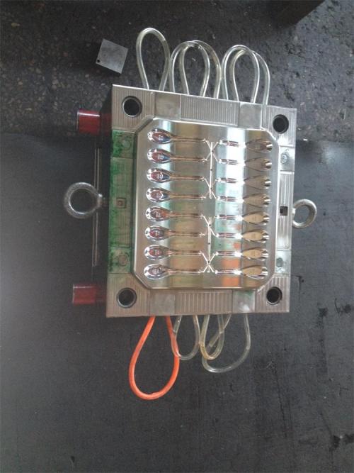 Disposable multicavity injection mold plastic spoon making machine