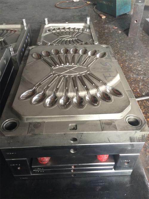 High Quality Exported Plastic Injection Mould for Spoons with Multi Cavity and Core