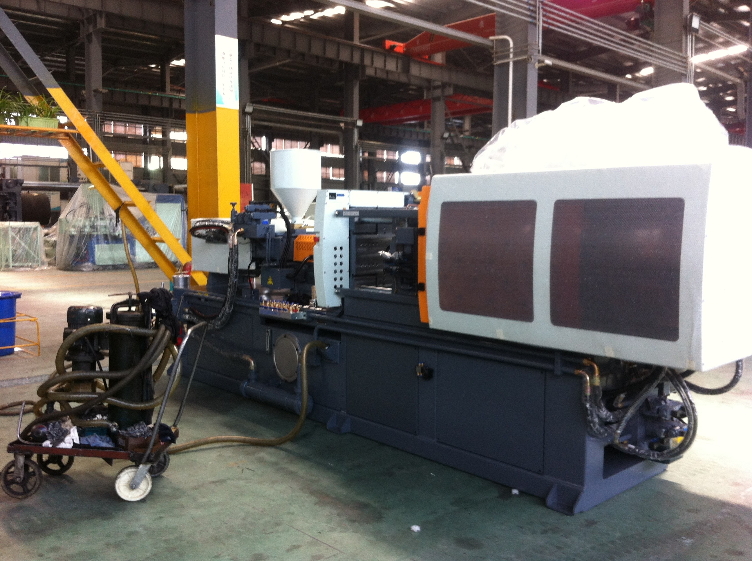 Working principle of injection molding machine